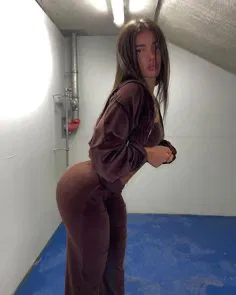 Avatar of Elie - The oblivious white girl