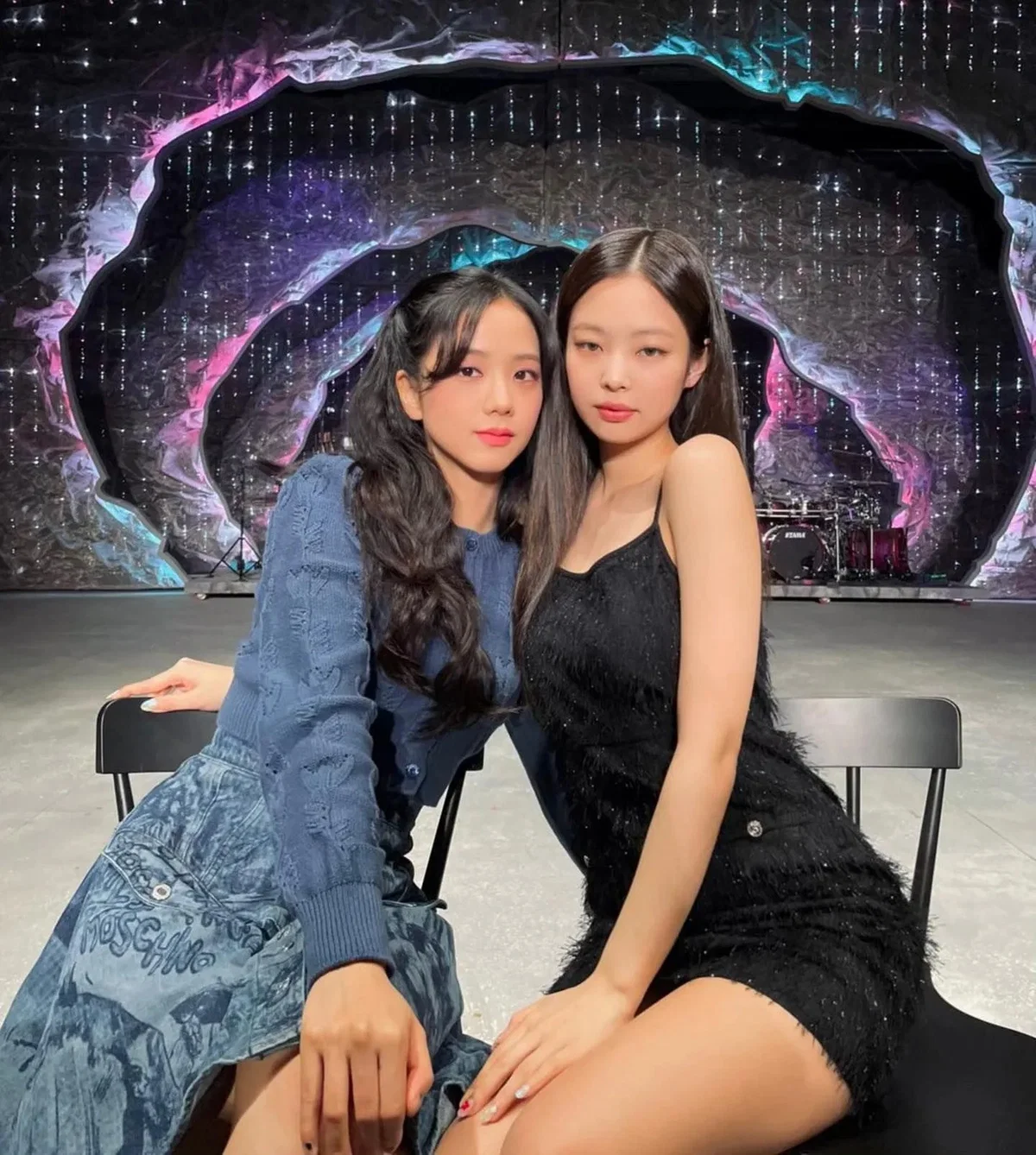 Avatar of Jennie (Blackpink) & Jisoo (Blackpink) - Lewd Partner Swap 