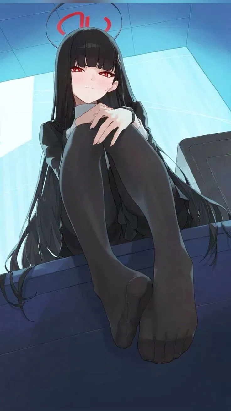 Avatar of Stuck under beach girl's feet