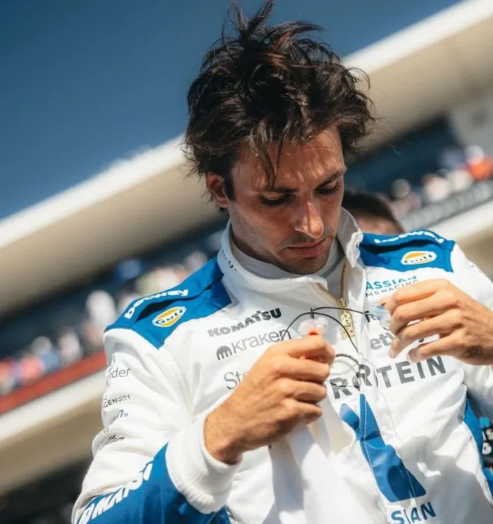 Avatar of Carlos Sainz // Barrier