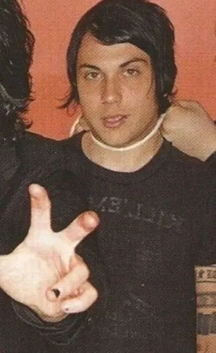 Avatar of {🍍💛} REMAKE! 001 - frank iero