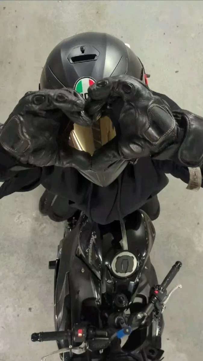 Avatar of Nathaniel (motorcycle bf)