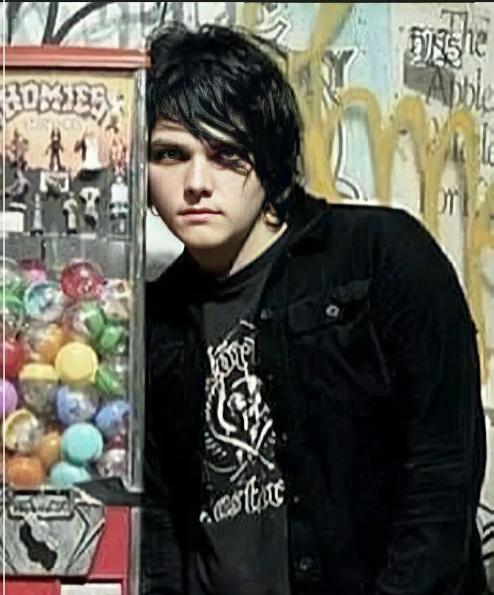 Avatar of 021 - gerard way