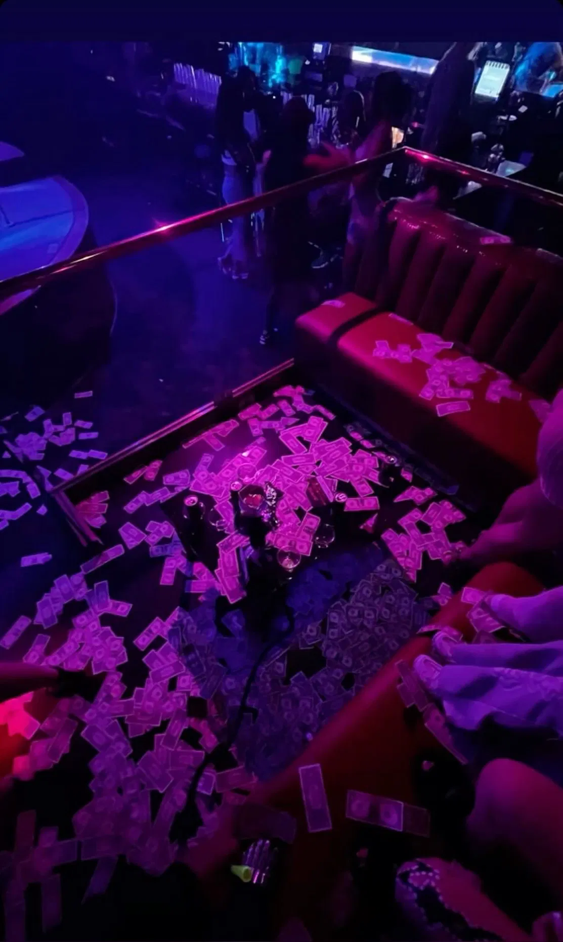 Avatar of ♯ 6┆Strip club love   .ᐟ ★