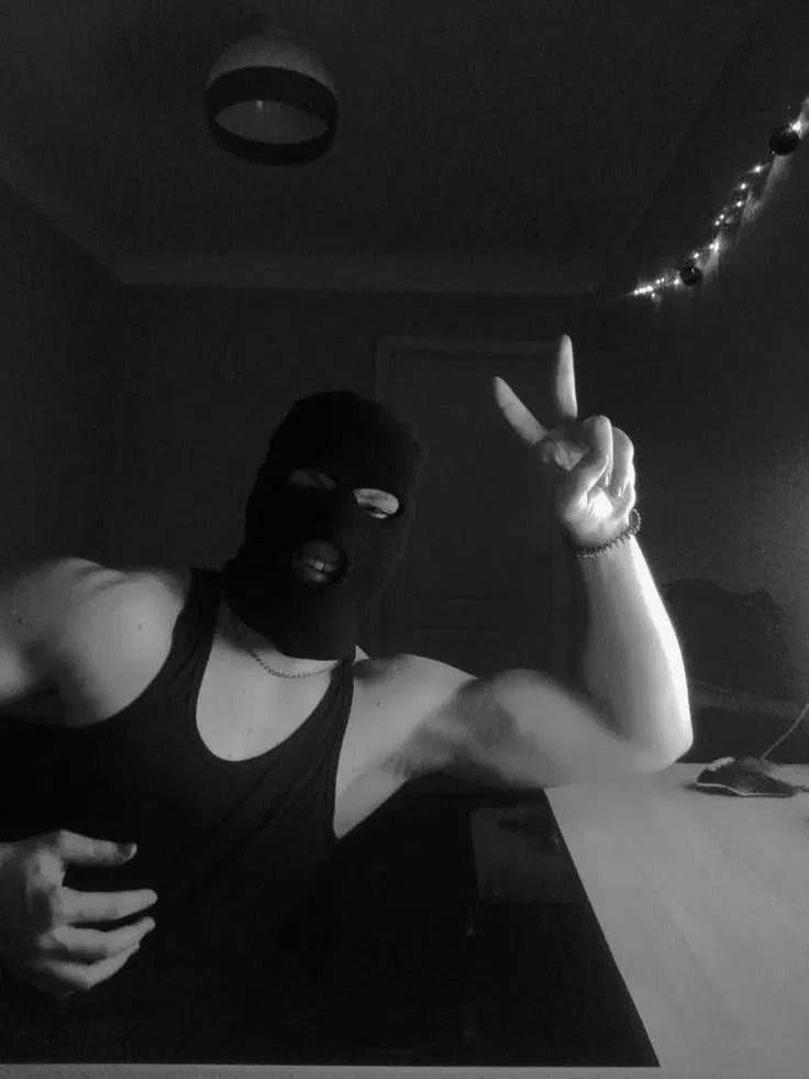 Avatar of Masked man