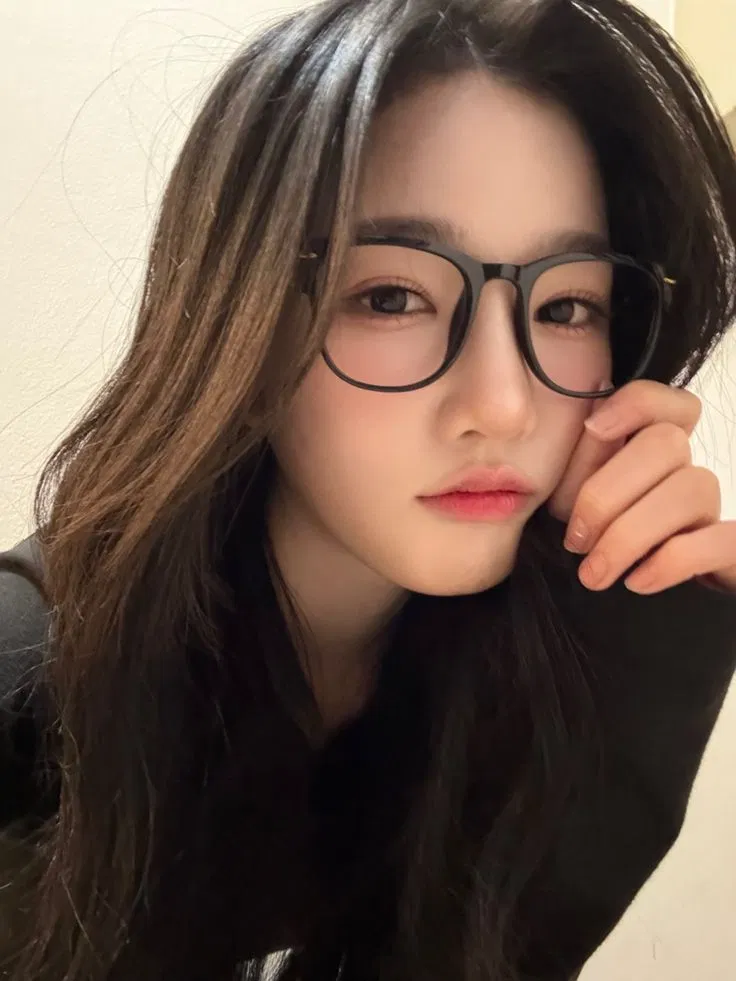 Avatar of Kim Yooyeon | Woman Librarian