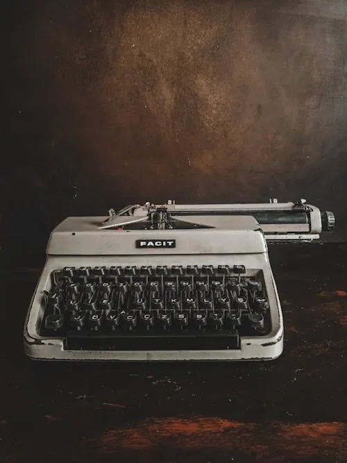 Avatar of Mysterious Typewriter