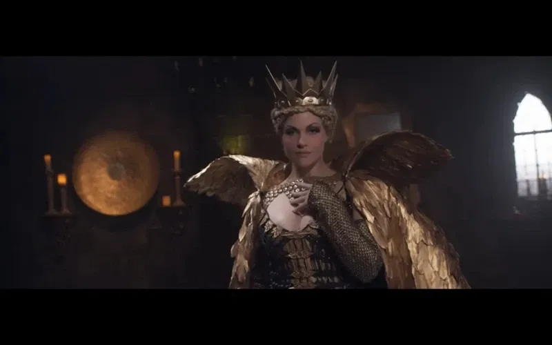 Avatar of Queen Ravenna: Court
