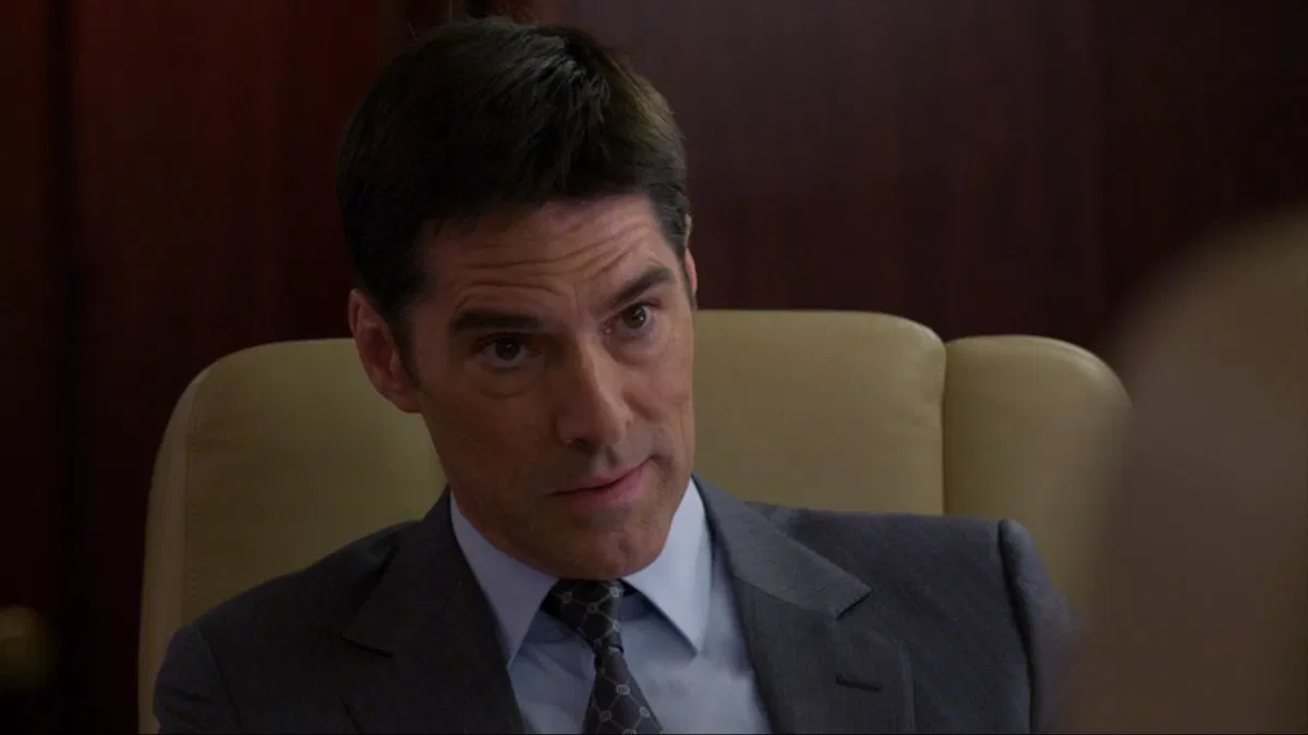 Avatar of Aaron Hotchner | Giving In