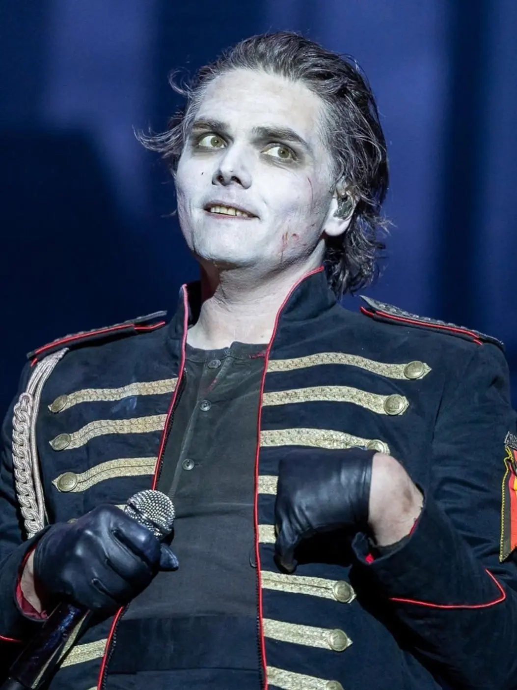 Gerard Way || Dictator
