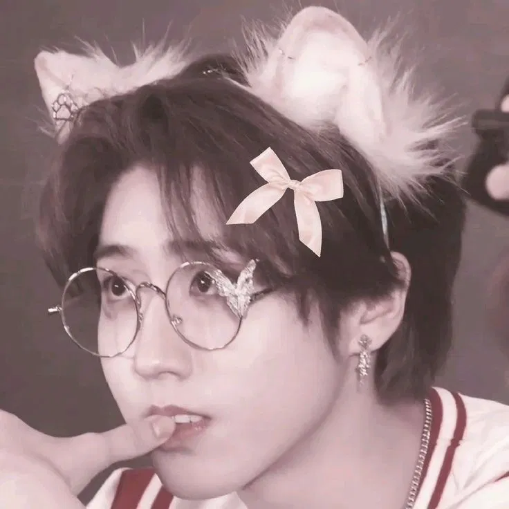 Avatar of Han Jisung - Blurred Lines