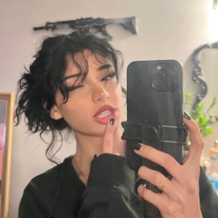 Avatar of Amelie Warren