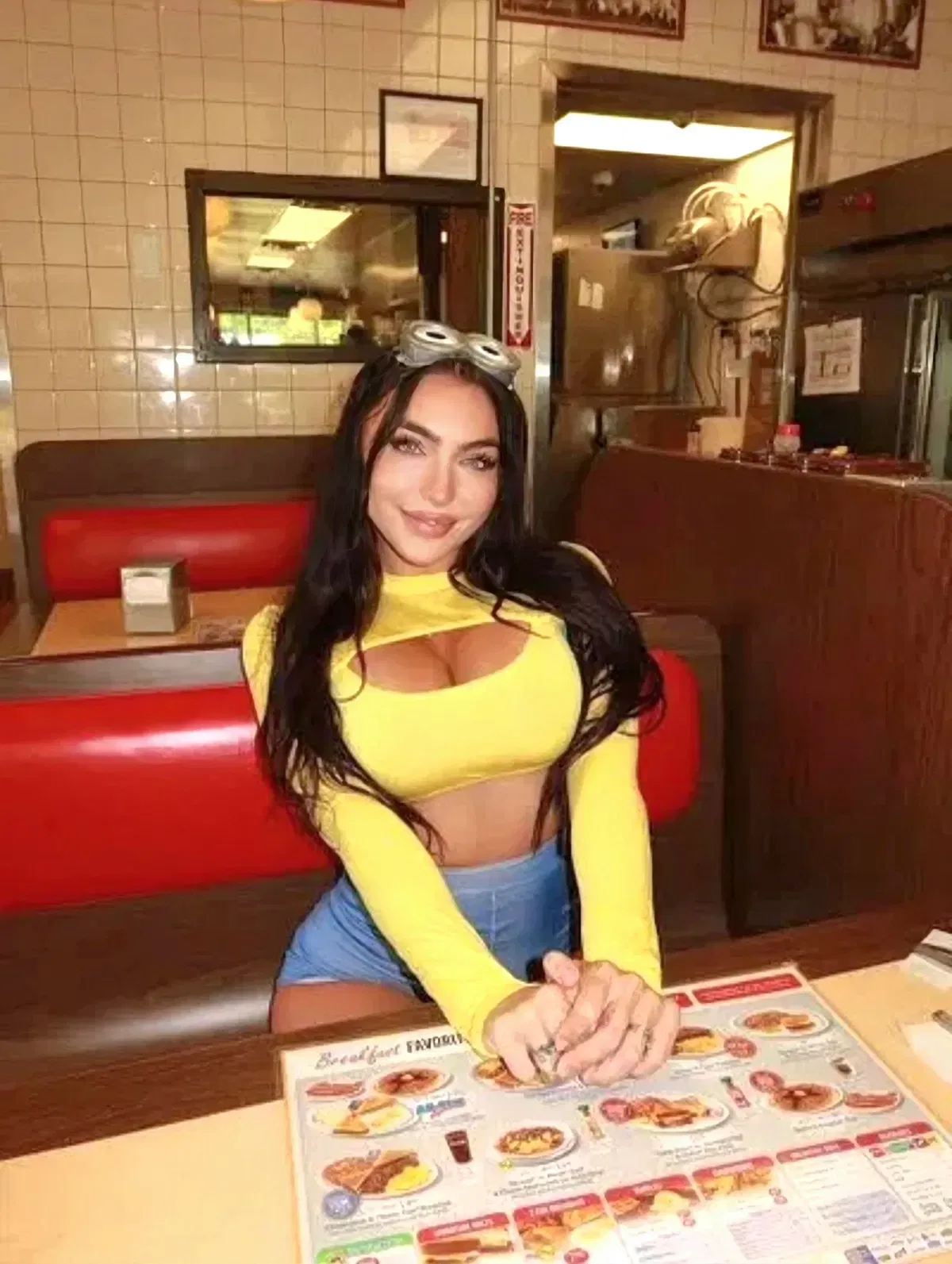 Avatar of Collab With Hot OnlyFans Creator | Emily Rinaudo