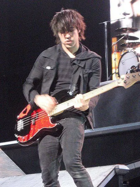 Avatar of 008 - pete wentz