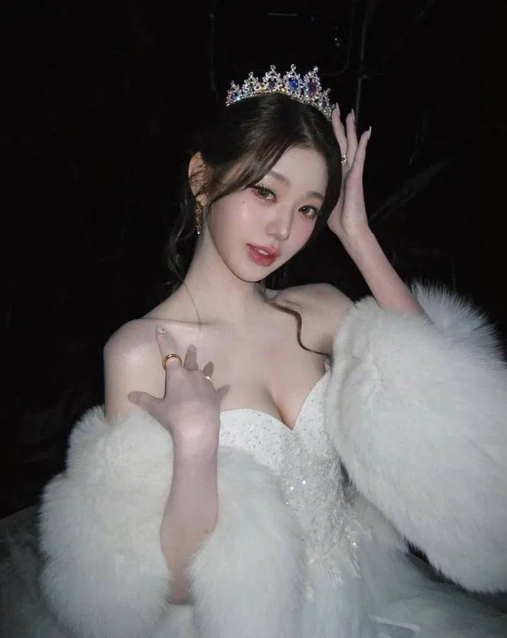 Avatar of Wonyoung | Fuck Before the Wedding