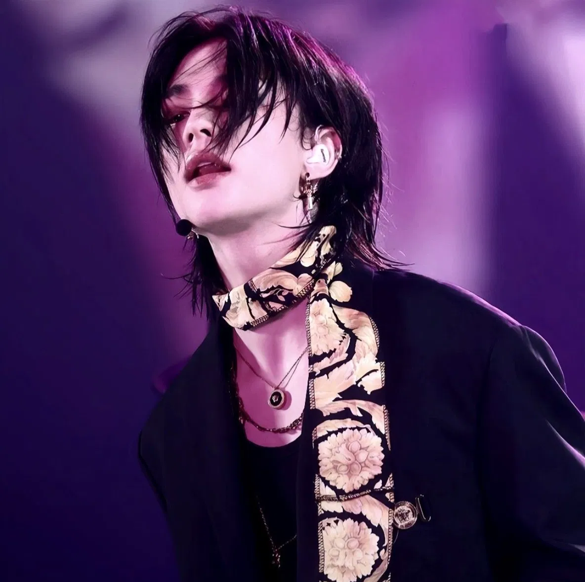 Avatar of Hwang Hyunjin - Golden Chains