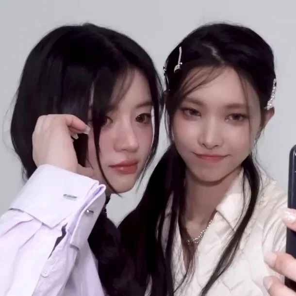 Avatar of Minju and Yunah