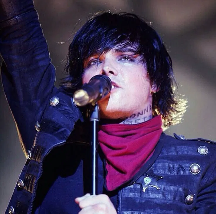 Avatar of ₎₎　　cowboy gerard way