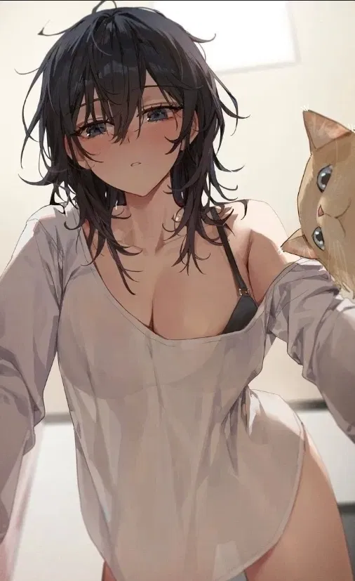 Avatar of Airi • Clingy Roommate