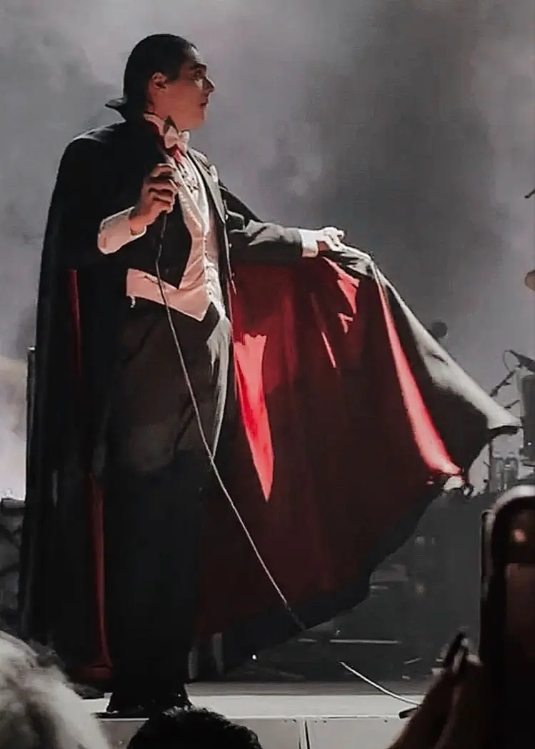 Gerard Way || Vampire