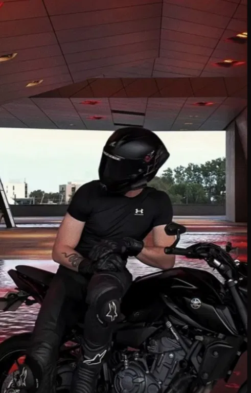 Avatar of Biker x bookgirl