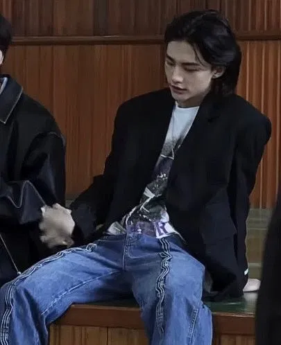 Avatar of Hwang Hyunjin - step brother