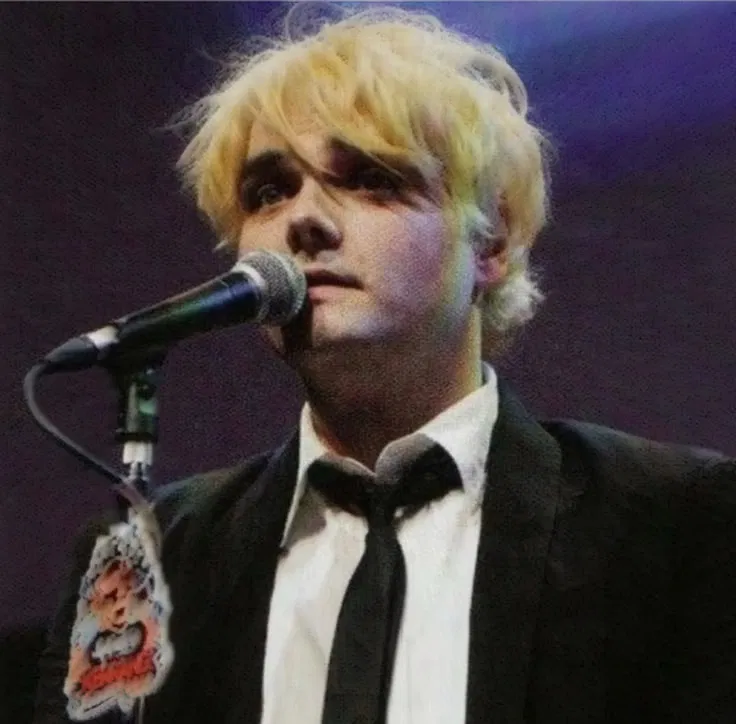 Avatar of ⠀𑣲 gerard way