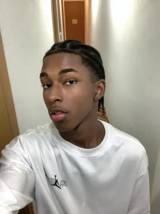 Avatar of 𝓚𝓮𝓸𝓷 - Dark skin bsf