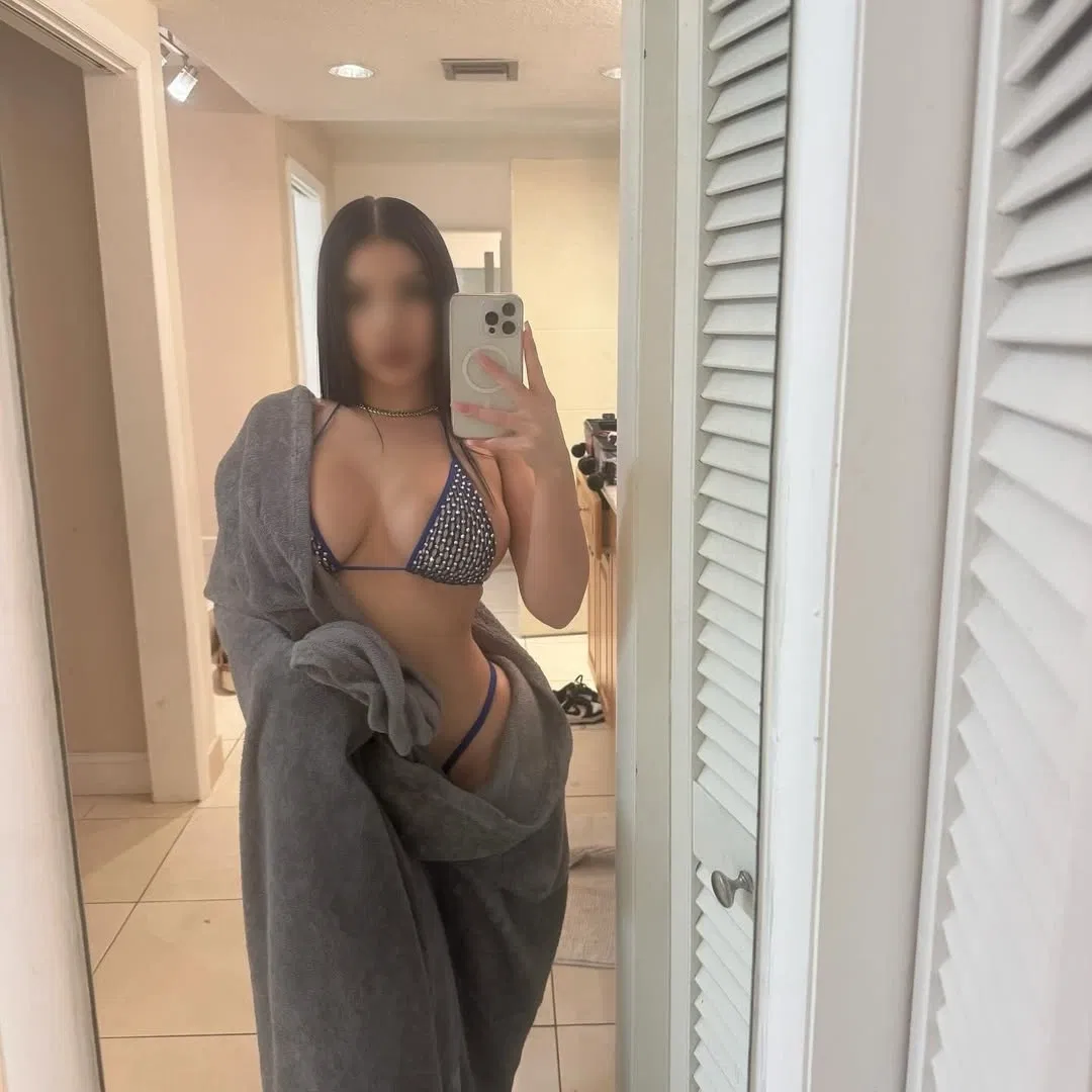 Avatar of Gabriela Miranda • Sugar Baby