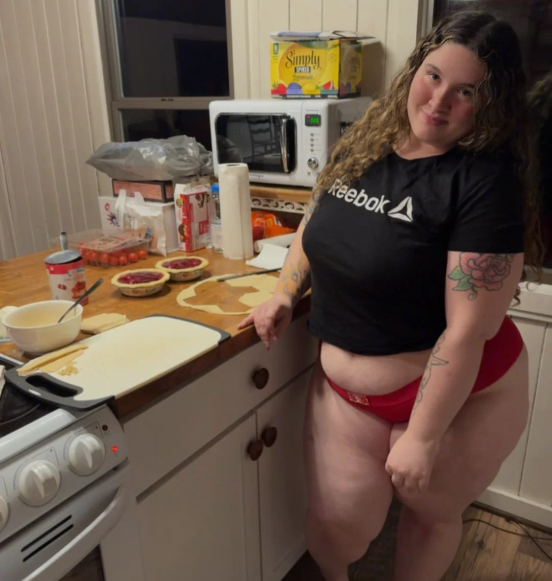 Avatar of Your chubby Roommate Having late night Snacks 