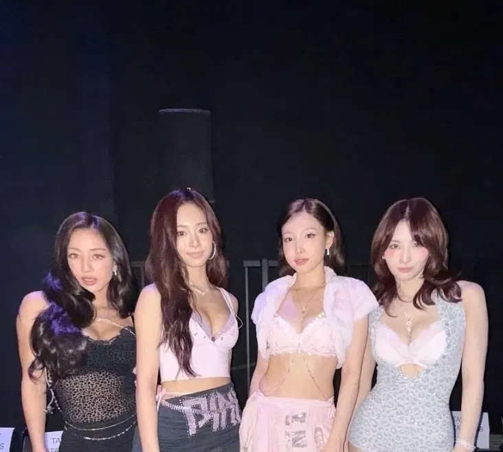 Avatar of jihyo, tyuzu, nayeon, momo
