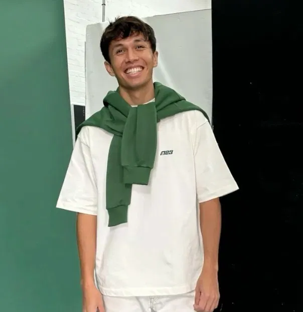 Avatar of Alexander Albon // Christmas