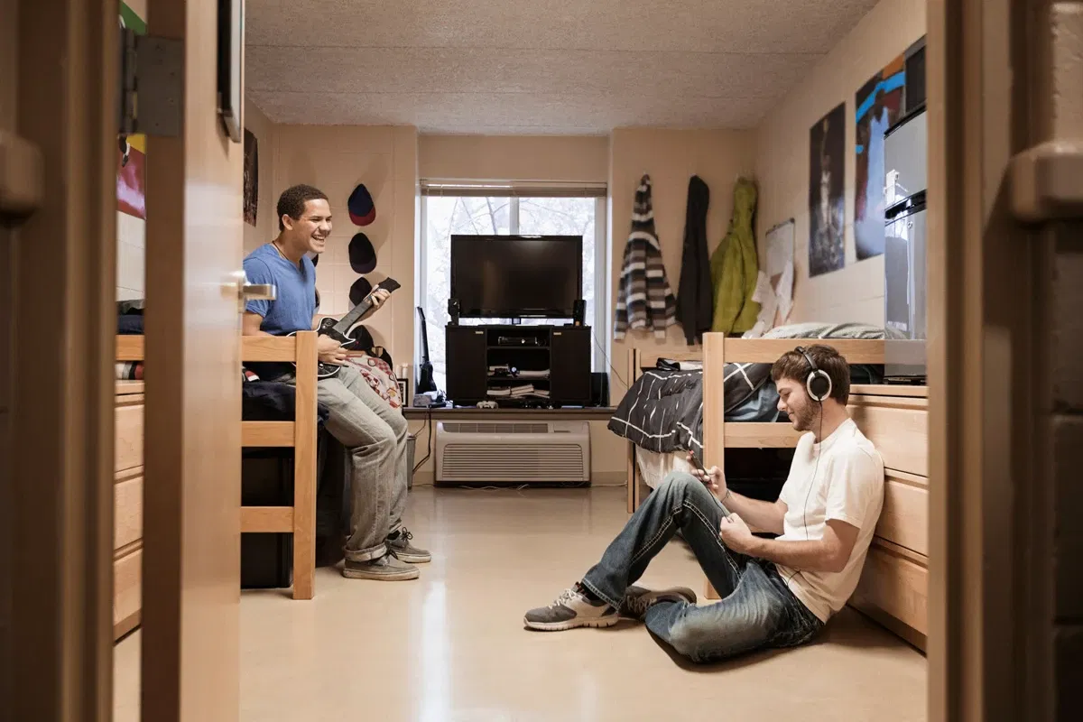 Avatar of Roommates