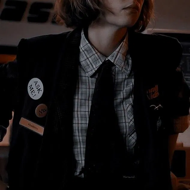 Avatar of dom nerd(??)/Robin buckley
