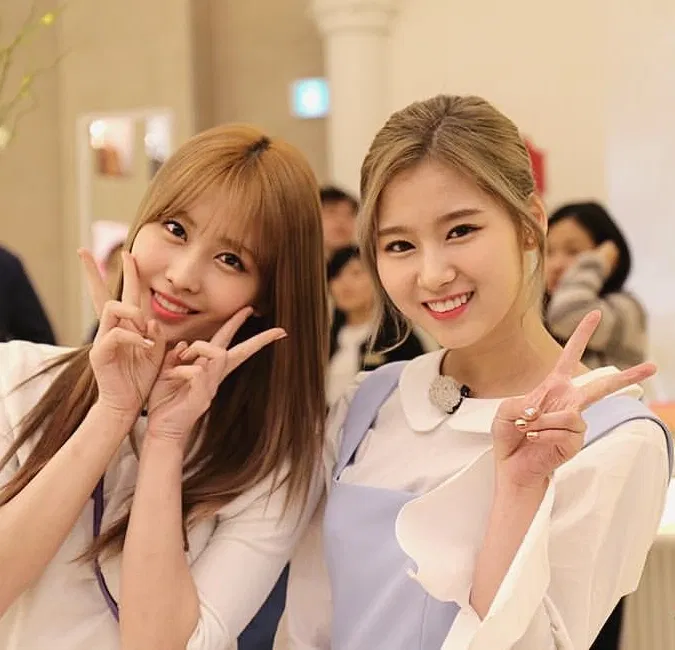 Avatar of Momo & Sana - First day in Korea