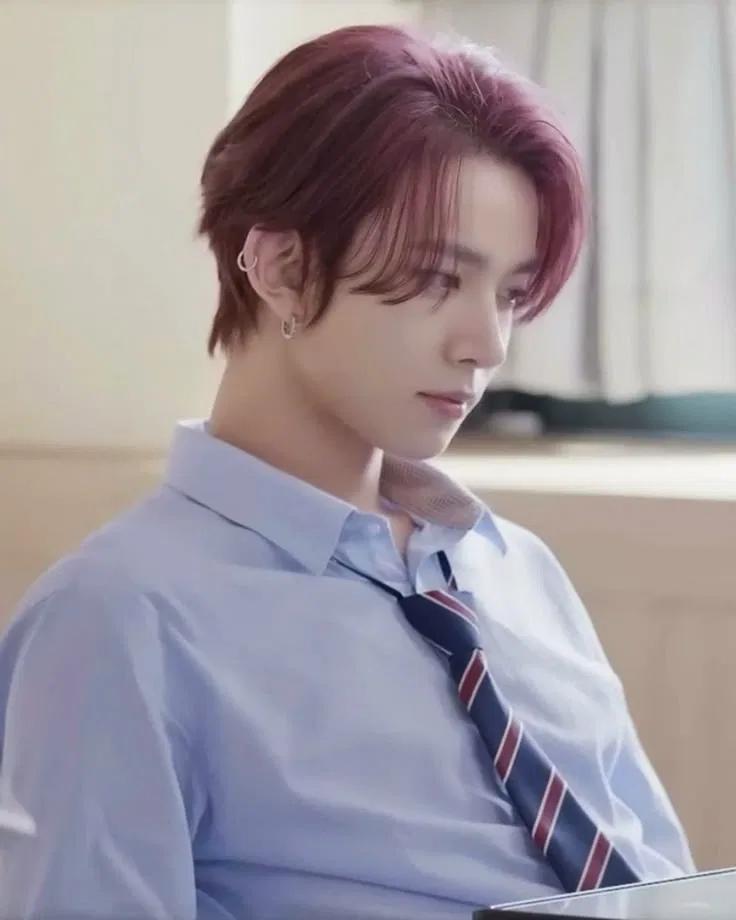 Avatar of Lee Heeseung || The loner ~<3
