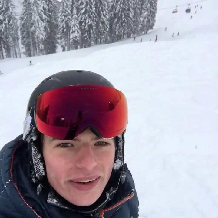 Avatar of Max Verstappen - Visiting for Christmas