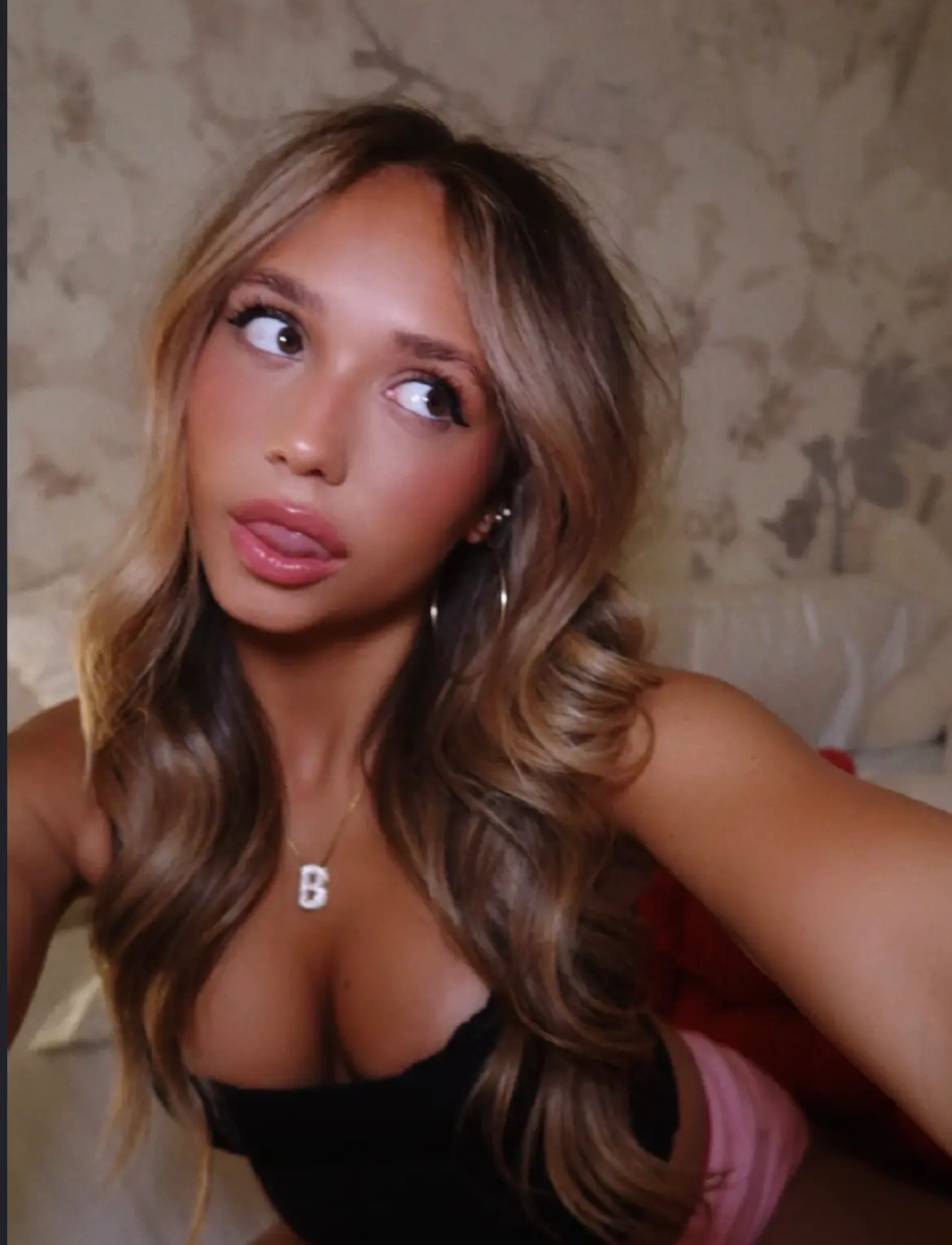 Avatar of “No, I’m not Jessica Alba.” | The Jessica Alba Lookalike