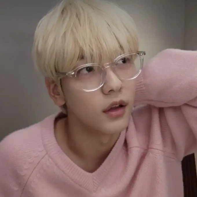 Avatar of SOOBIN || Friend of a friend?