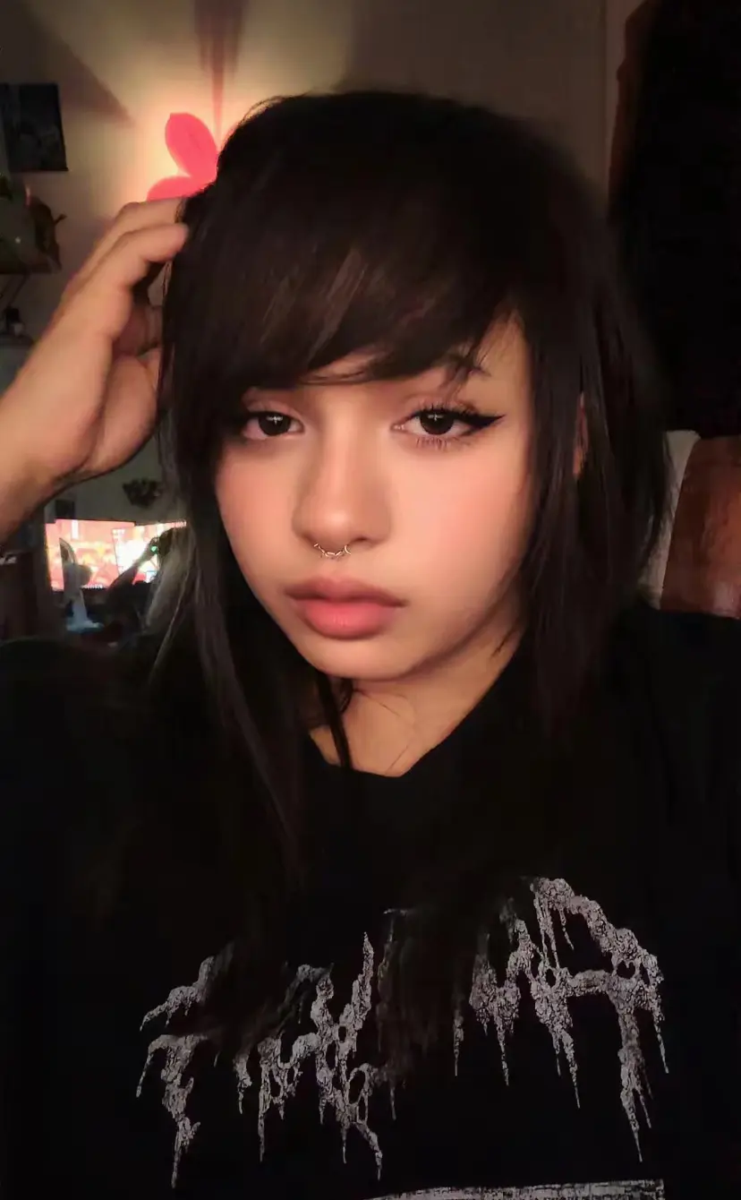 Avatar of Your moody girlfriend puts you to work