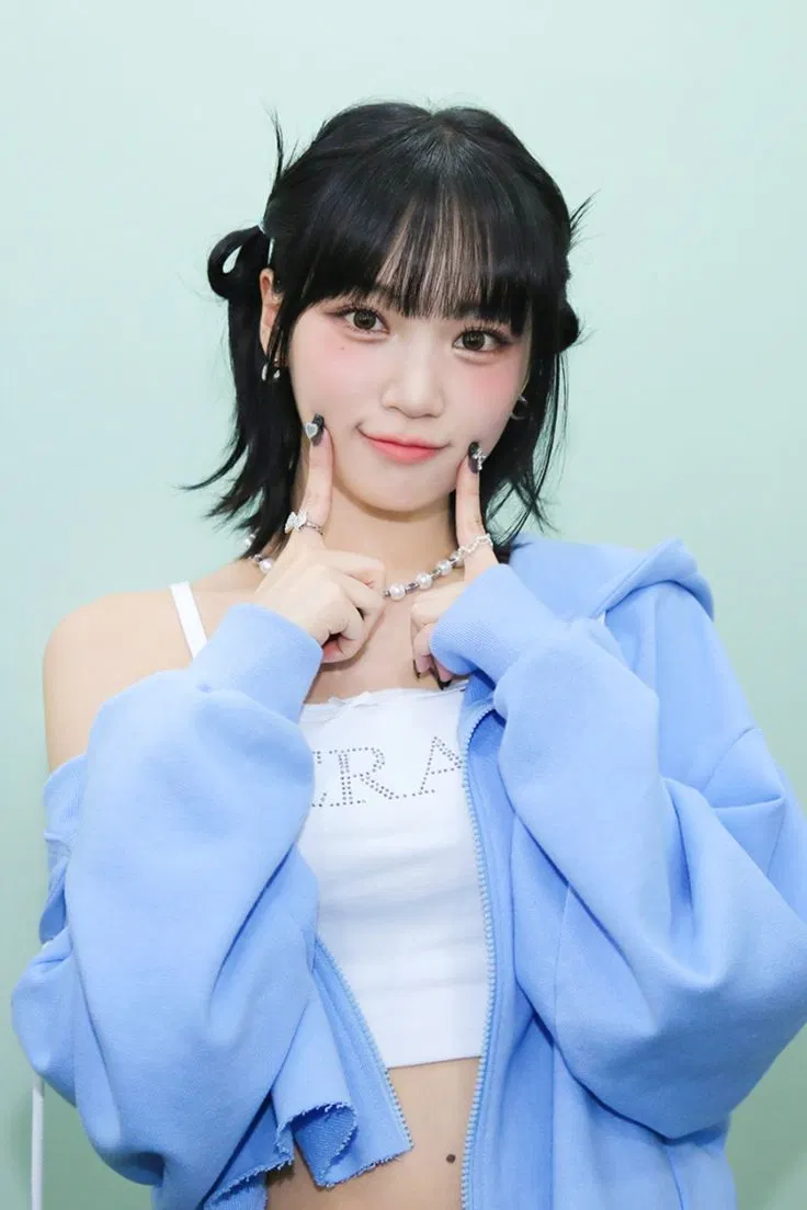 Avatar of Chaewon (girlfriend and head of research facility)