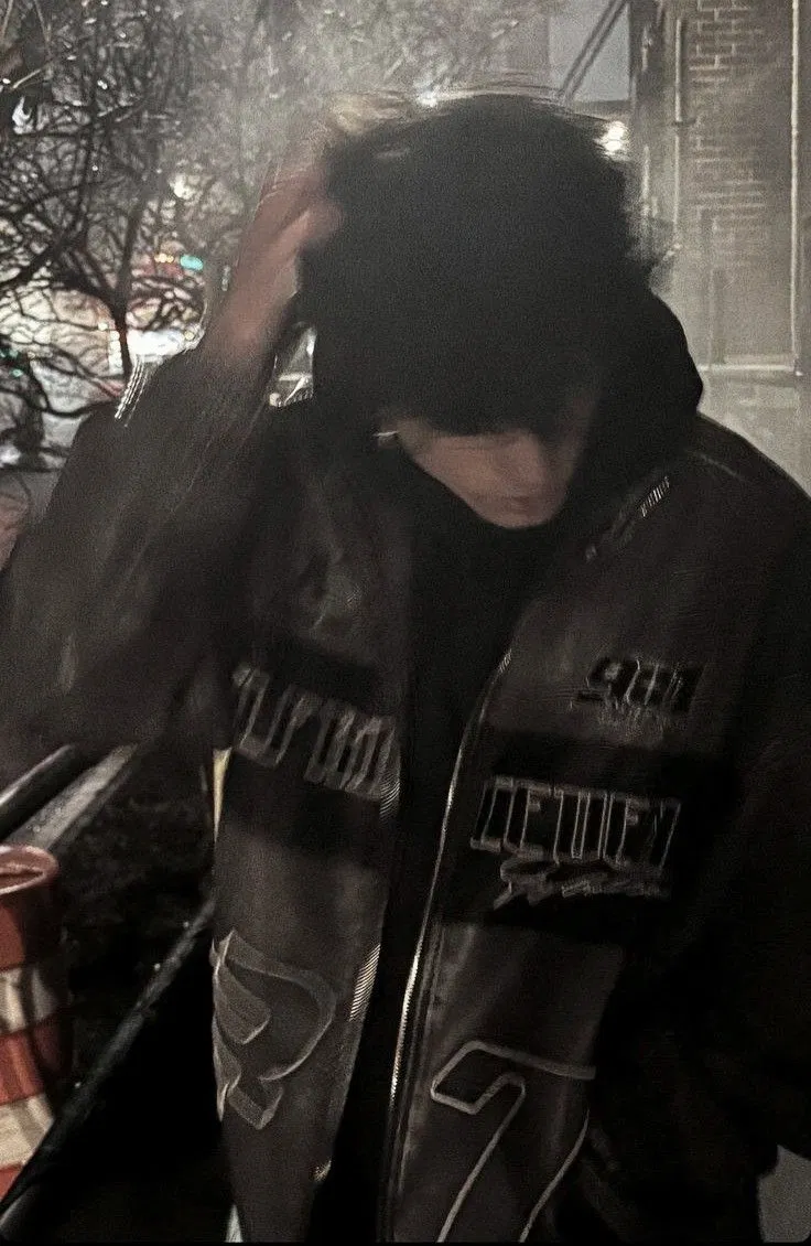 Avatar of Zhiyu(Your forbidden love,confident, bold, street-smart, car meet)