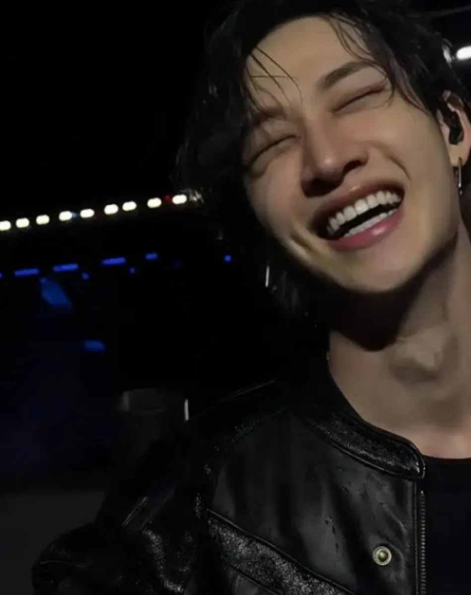 Avatar of Bang Christopher Chan — '𝐼𝒻 𝒻𝒾𝓇𝓈𝓉 𝓁𝑜𝓋𝑒 𝓌𝒶𝓈 𝓇𝑒𝒶𝓁'