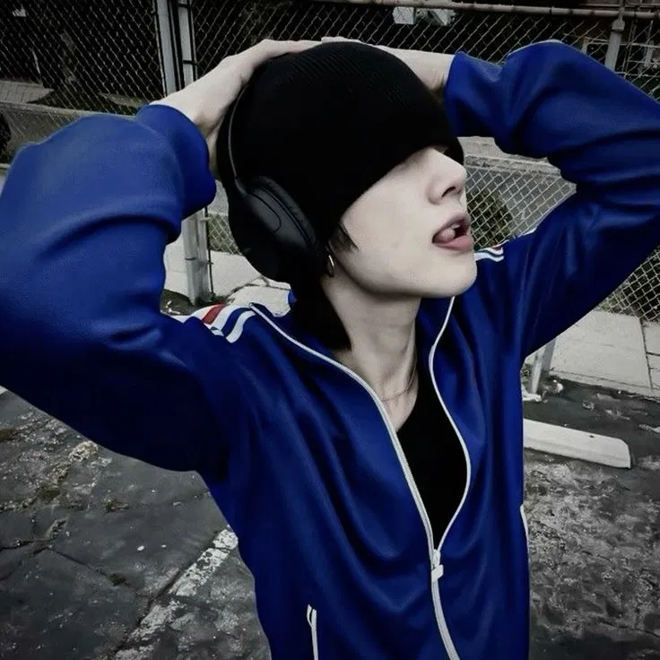 Avatar of ャﾞ𒀭𖤩 YEONJUN