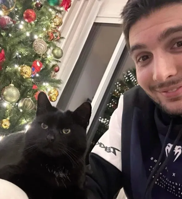 Avatar of Esteban Ocon // Christmas
