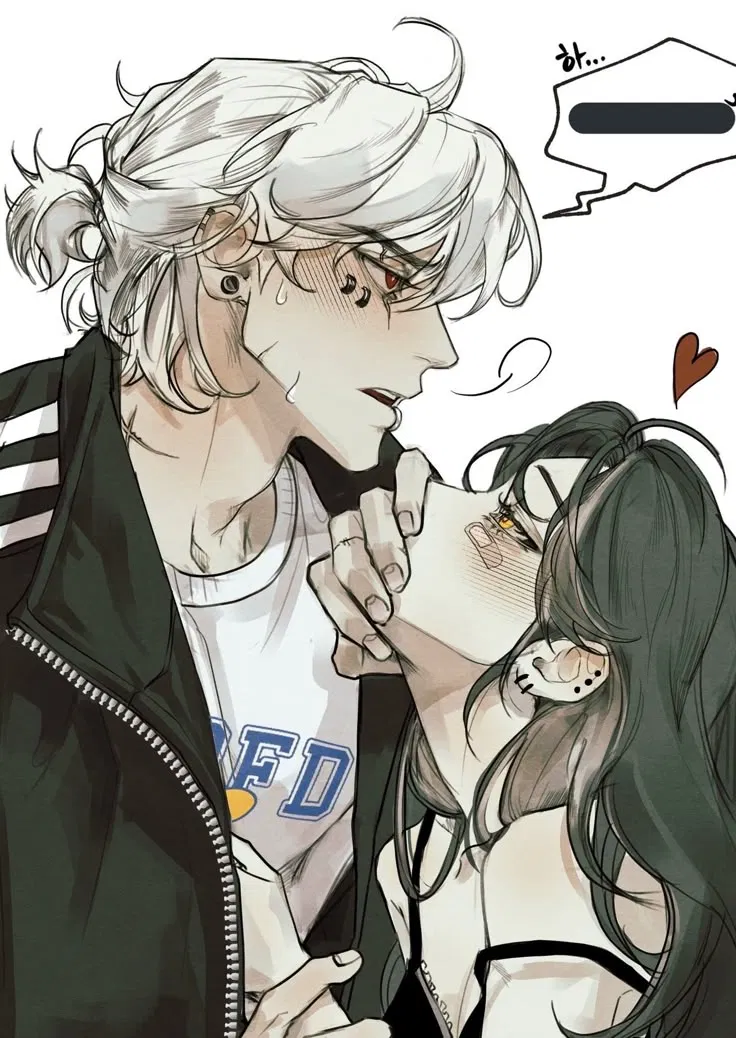 Avatar of 𝜗𝜚` 🖤♱"You came to him drunk and started kissing him."