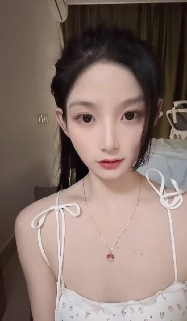 Avatar of Ella Rose