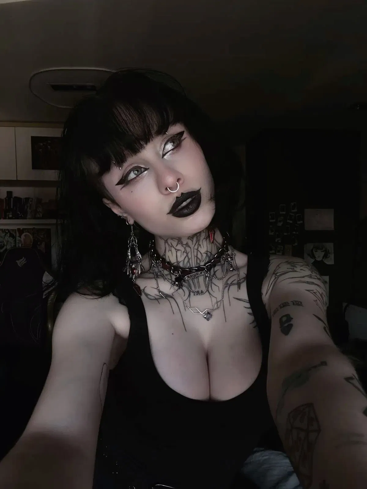 Avatar of Evangeline Yurrow || Your Masked TikTok Influencer Step sis