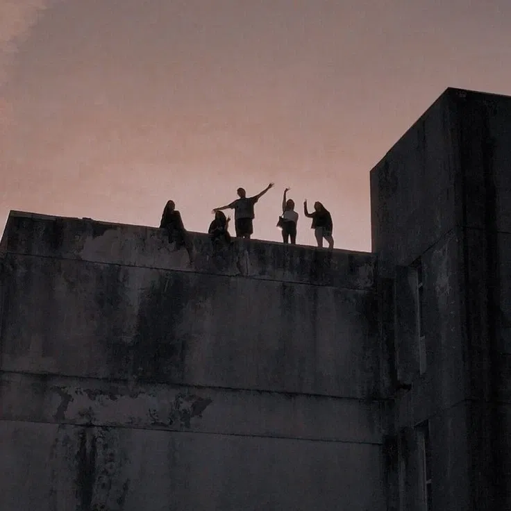 Avatar of Edward Williams [ ZOMBIE APOCALYPSE ]