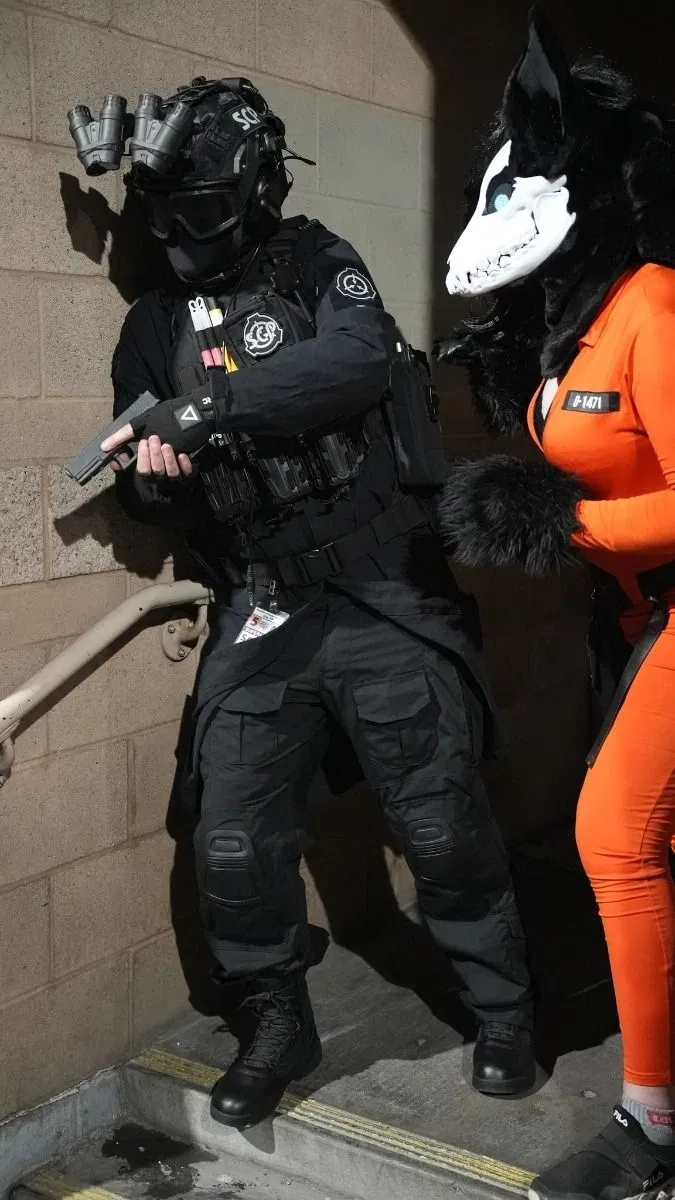 Avatar of SCP Site-777 has been overrun, you're the LMS. Good luck, friend